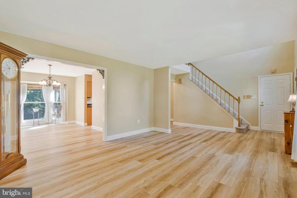 Chandelier, Empty room, Interior, Wood Texture Flooring
