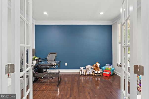 Home Office, Interior, Recessed Lighting, Wood Texture Flooring