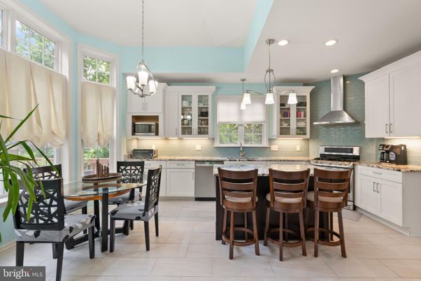 Chandelier, Dining room, Interior, Kitchen, Pendant Lights, Recessed Lighting, Stainless Steel Appliances
