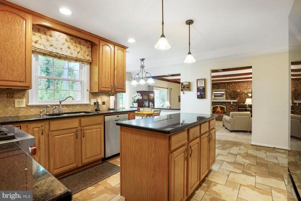 Fireplace, Interior, Kitchen, Living room, Pendant Lights, Recessed Lighting, Stainless Steel Appliances