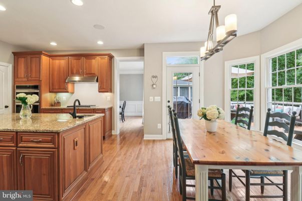 Dining room, Interior, Kitchen, Pendant Lights, Recessed Lighting, Wood Texture Flooring