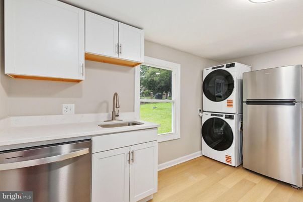 Interior, Kitchen, Stainless Steel Appliances, Washer, Wood Texture Flooring