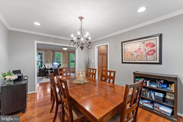 Chandelier, Dining room, Interior, Recessed Lighting, Wood Texture Flooring