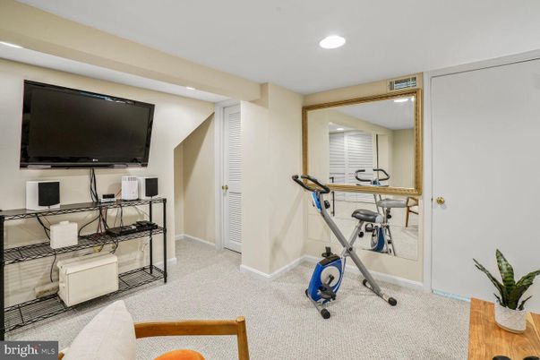 Fitness Equipment, Interior, Recessed Lighting