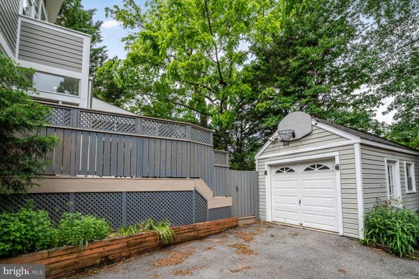 Detached Garage, Exterior