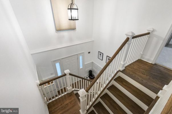 Interior, Pendant Lights, Wood Texture Flooring