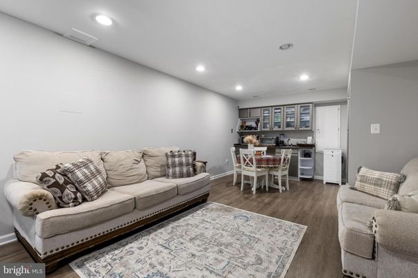 Dining room, Interior, Kitchen, Living room, Recessed Lighting, Wood Texture Flooring