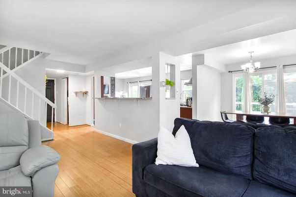Chandelier, Dining room, Interior, Recessed Lighting, Wood Texture Flooring