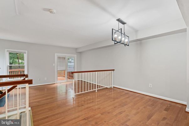 Empty room, Interior, Pendant Lights, Wood Texture Flooring