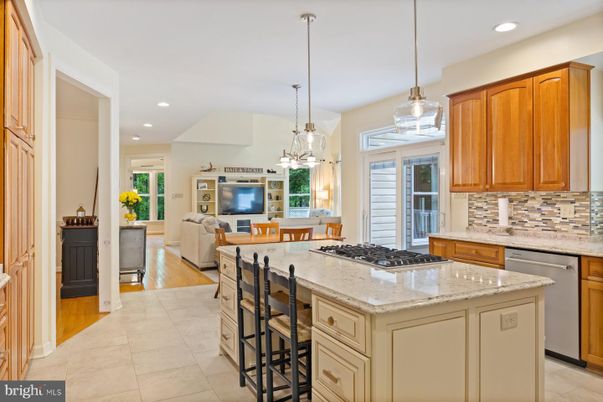 Interior, Kitchen, Living room, Pendant Lights, Recessed Lighting, Wood Texture Flooring