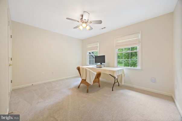 Home Office, Interior