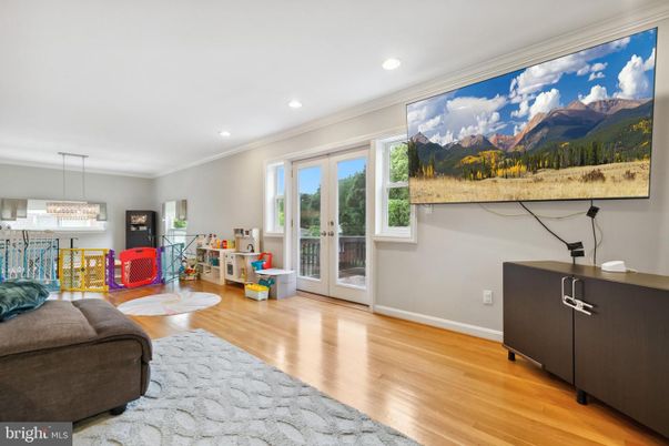 Interior, Pendant Lights, Recessed Lighting, Wood Texture Flooring