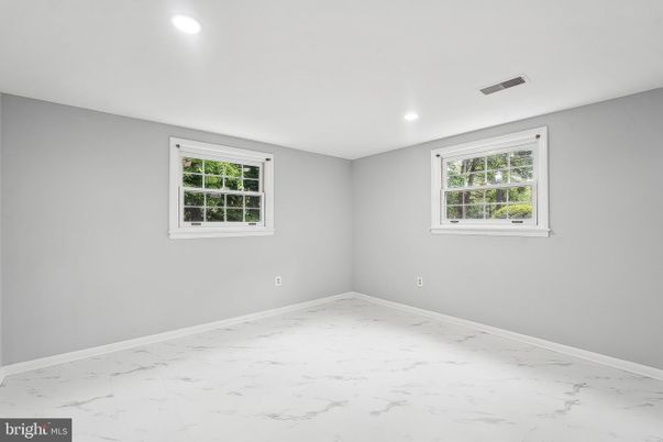Empty room, Interior, Marble, Recessed Lighting