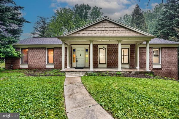 Exterior, Facade, Brick Facade, Ranch