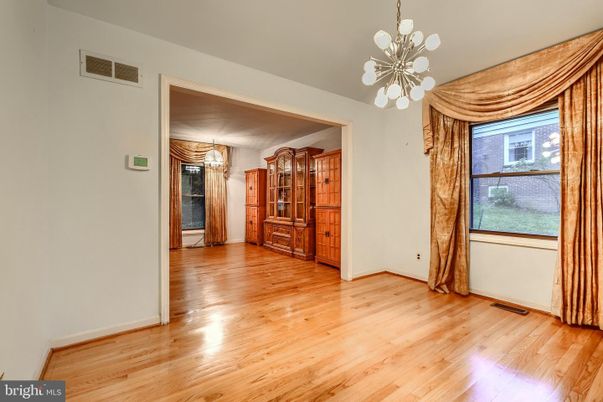 Chandelier, Empty room, Interior, Wood Texture Flooring