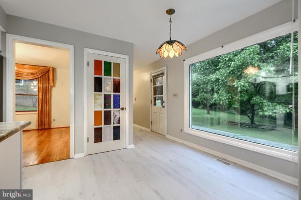 Interior, Pendant Lights, Wood Texture Flooring