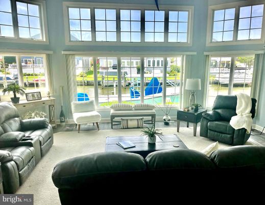 Interior, Living room, Water