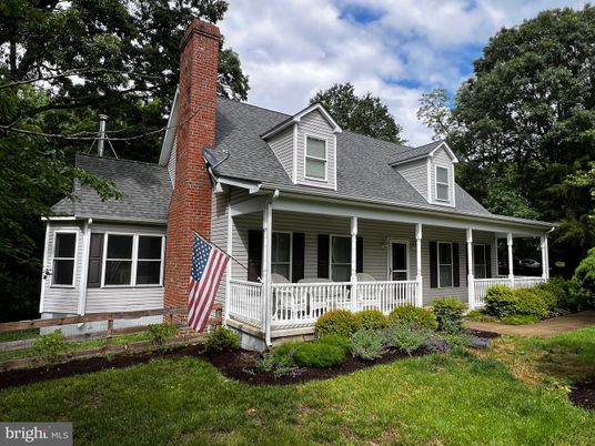 Exterior, Facade, Brick Facade, Cape Cod