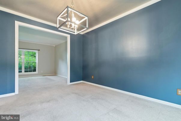 Empty room, Interior, Pendant Lights