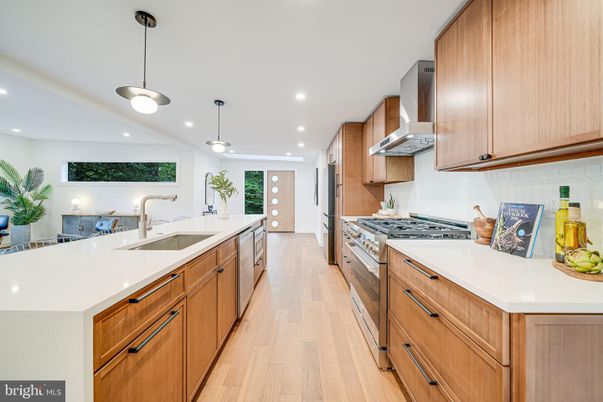 Interior, Kitchen, Pendant Lights, Recessed Lighting, Wood Texture Flooring