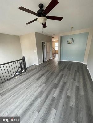Empty room, Interior, Pendant Lights, Wood Texture Flooring