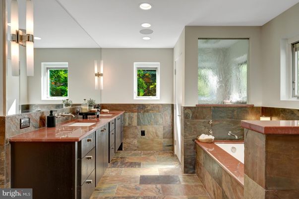 Bathroom, Dual Sink Vanities, Interior, Recessed Lighting