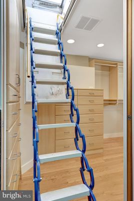 Interior, Recessed Lighting, Walk-in Closets, Wood Texture Flooring