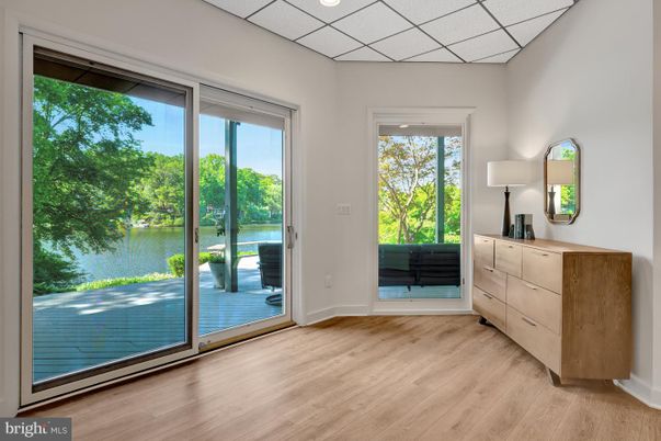 Interior, Recessed Lighting, Water, Wood Texture Flooring