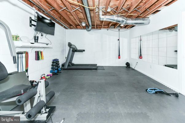Fitness Equipment, Interior, Wooden Beams