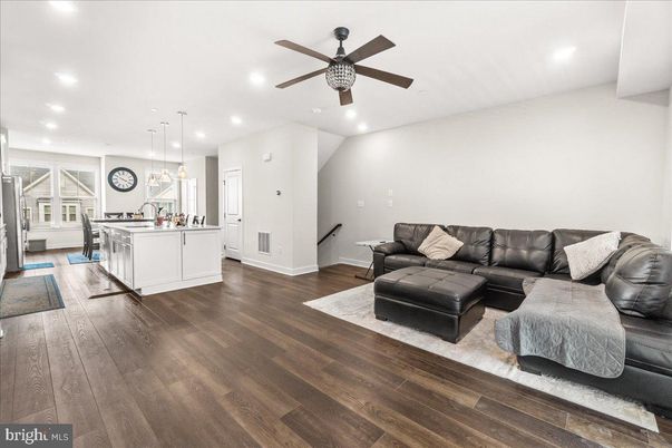 Interior, Kitchen, Living room, Pendant Lights, Recessed Lighting, Wood Texture Flooring