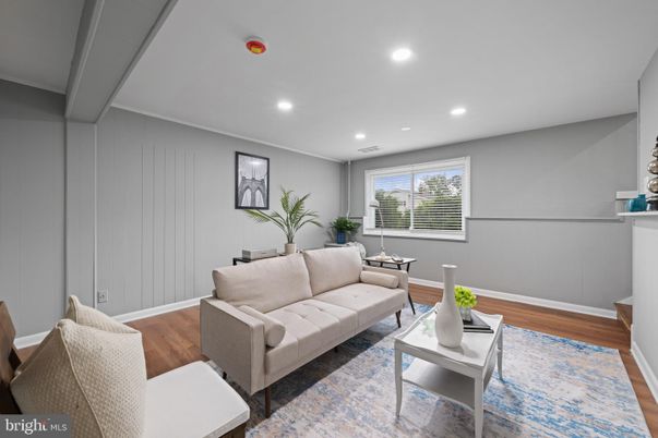 Interior, Living room, Recessed Lighting, Wood Texture Flooring