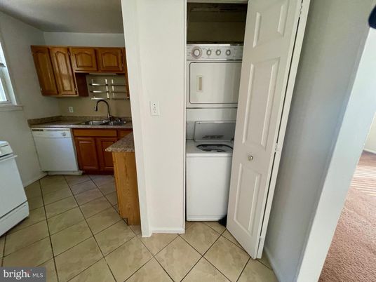 Interior, Kitchen, Utility Closets, Washer