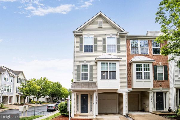 Attached, Exterior, Facade, Brick Facade, Rowhouse