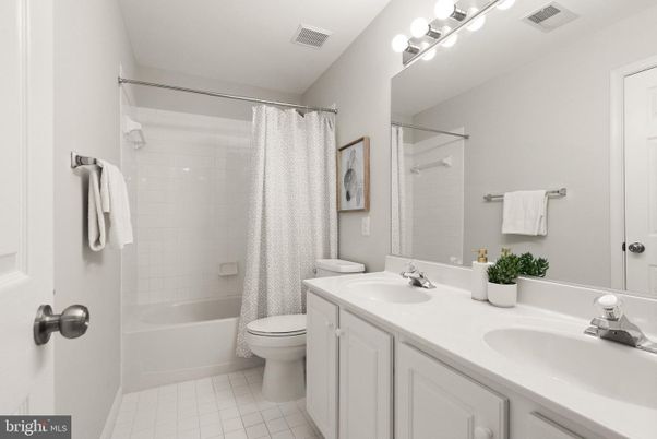 Bathroom, Dual Sink Vanities, Interior