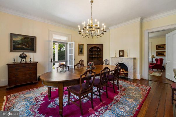 Chandelier, Dining room, Fireplace, Interior, Wood Texture Flooring