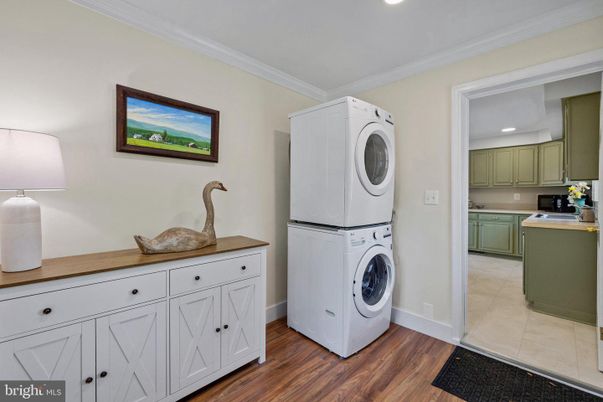 Interior, Recessed Lighting, Utility Closets, Washer, Wood Texture Flooring
