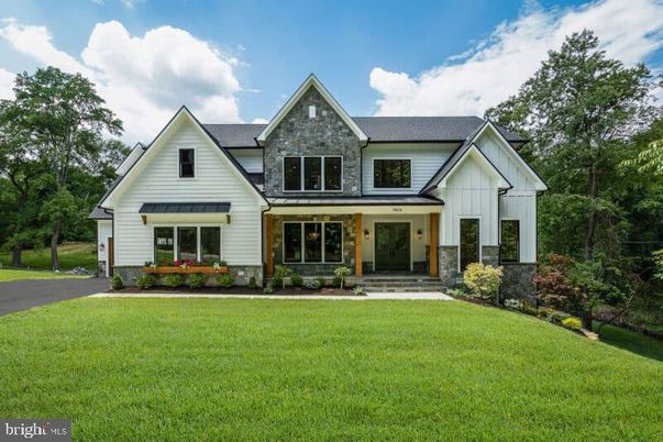 Backyard, Exterior, Facade, Farmhouse