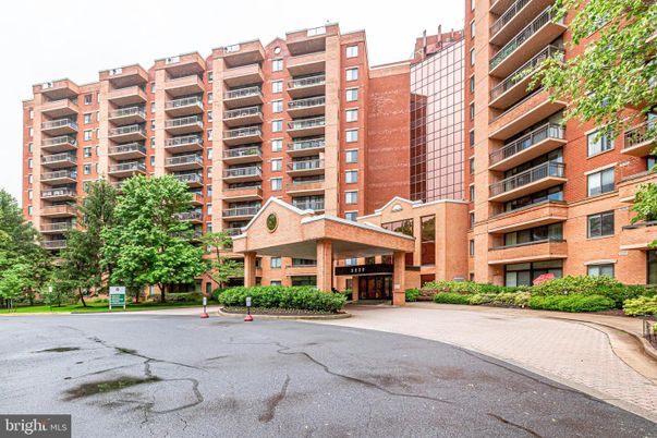 Exterior, Facade, Condo Building