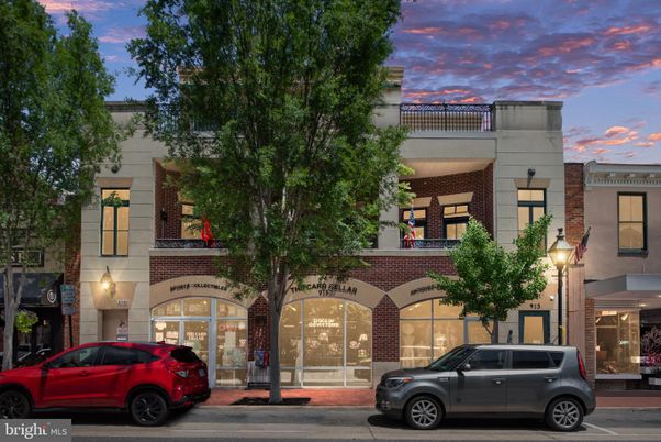 Exterior, Facade, Brick Facade, Rowhouse