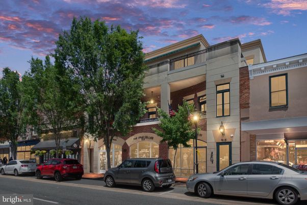 Exterior, Facade, Brick Facade, Rowhouse