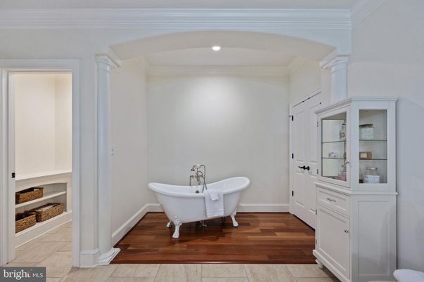 Bathroom, Free Standing Baths, Interior, Recessed Lighting, Wood Texture Flooring