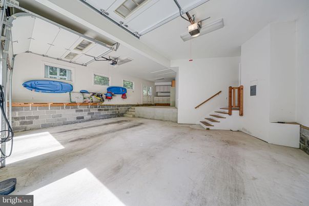Garage, Interior