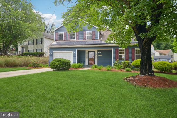 Attached, Exterior, Facade, Cape Cod