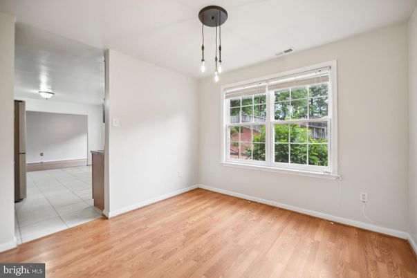 Empty room, Interior, Pendant Lights, Wood Texture Flooring