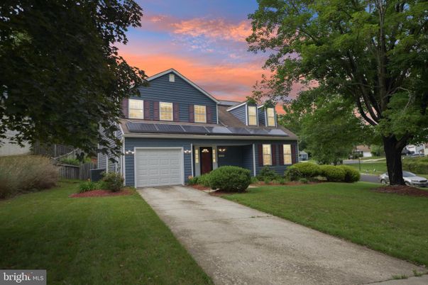 Attached, Exterior, Facade, Farmhouse