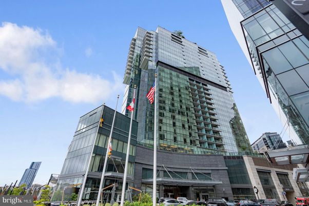 Exterior, Facade, Highrise