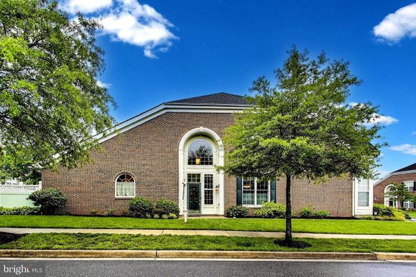 Exterior, Facade, Brick Facade, French Provincial