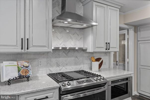 Interior, Kitchen, Stainless Steel Appliances