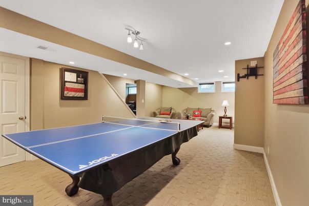 Game Room, Interior, Recessed Lighting
