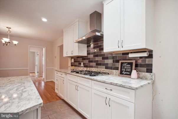 Chandelier, Interior, Kitchen, Recessed Lighting, Wood Texture Flooring